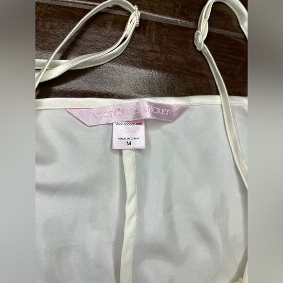 Victoria’s Secret Ivory Satin Bodysuit Teddy Chiffon Bridal sequins sz medium - Picture 2 of 4